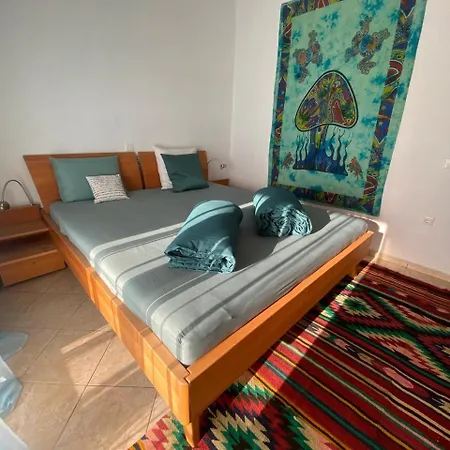 Πανσιόν Hummingbird *